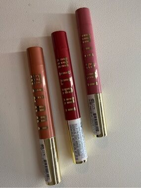 Milani Glossy Plumping Balm